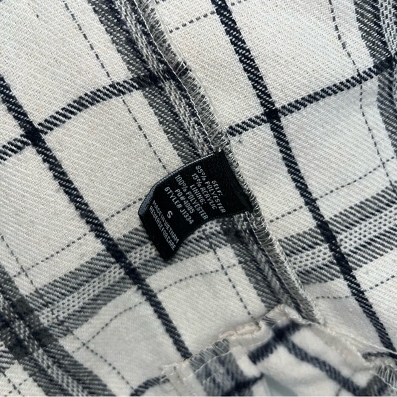 Timing Cream and Black Utility Jacket Oversized Shacket Design - Picture 5 of 5